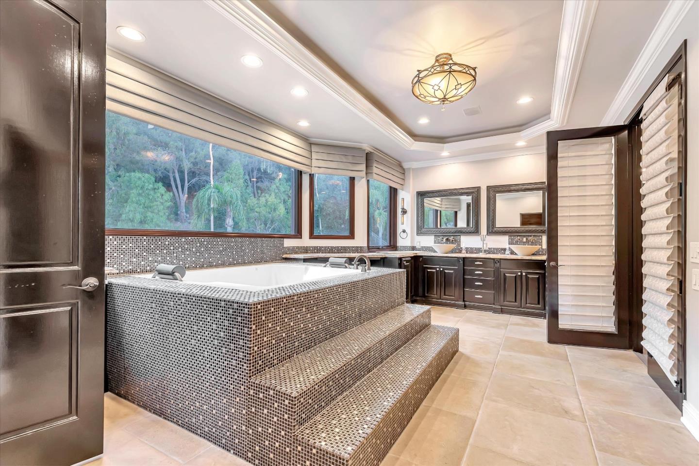Detail Gallery Image 30 of 38 For 25644 Queenscliff Ct, Calabasas,  CA 91302 - 7 Beds | 6/1 Baths