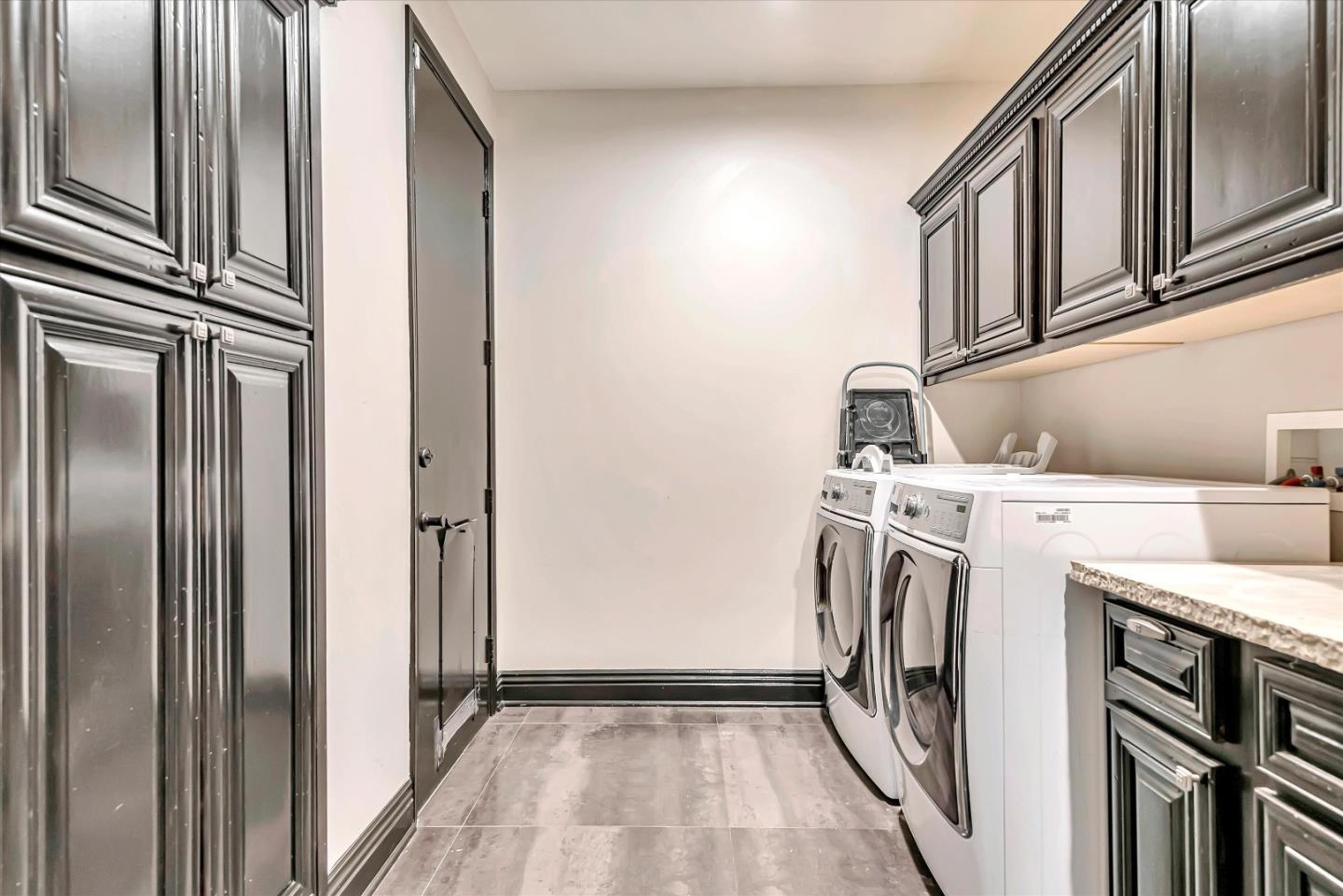 Detail Gallery Image 32 of 38 For 25644 Queenscliff Ct, Calabasas,  CA 91302 - 7 Beds | 6/1 Baths