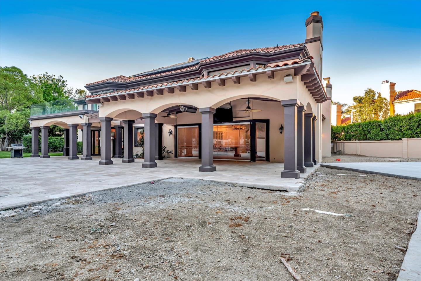 Detail Gallery Image 34 of 38 For 25644 Queenscliff Ct, Calabasas,  CA 91302 - 7 Beds | 6/1 Baths