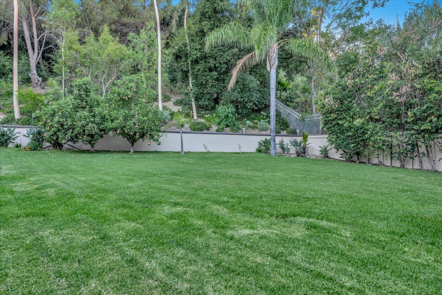 Detail Gallery Image 38 of 38 For 25644 Queenscliff Ct, Calabasas,  CA 91302 - 7 Beds | 6/1 Baths