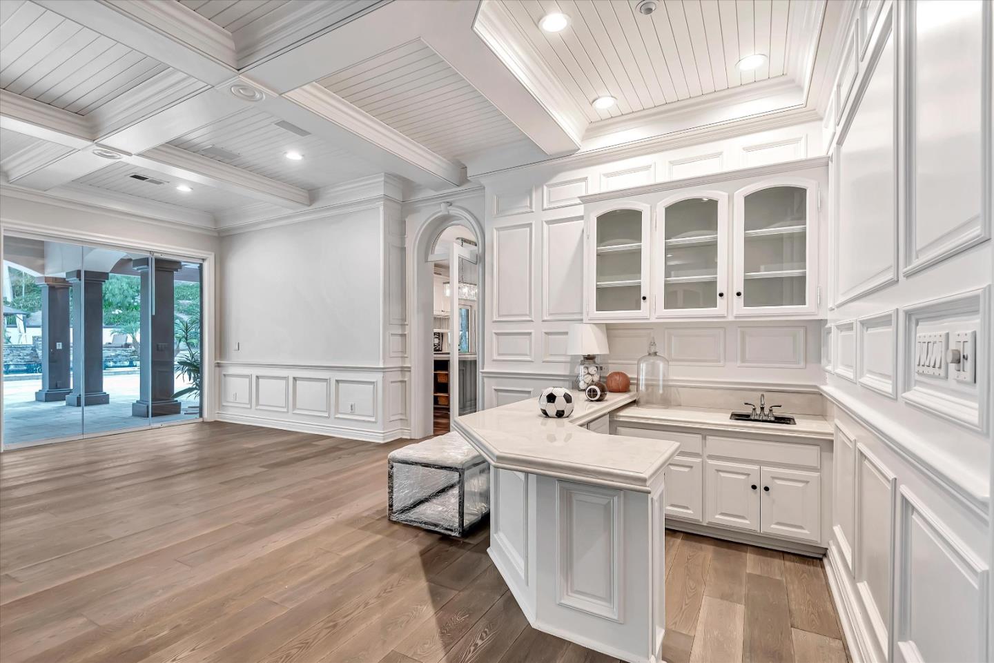 Detail Gallery Image 4 of 38 For 25644 Queenscliff Ct, Calabasas,  CA 91302 - 7 Beds | 6/1 Baths