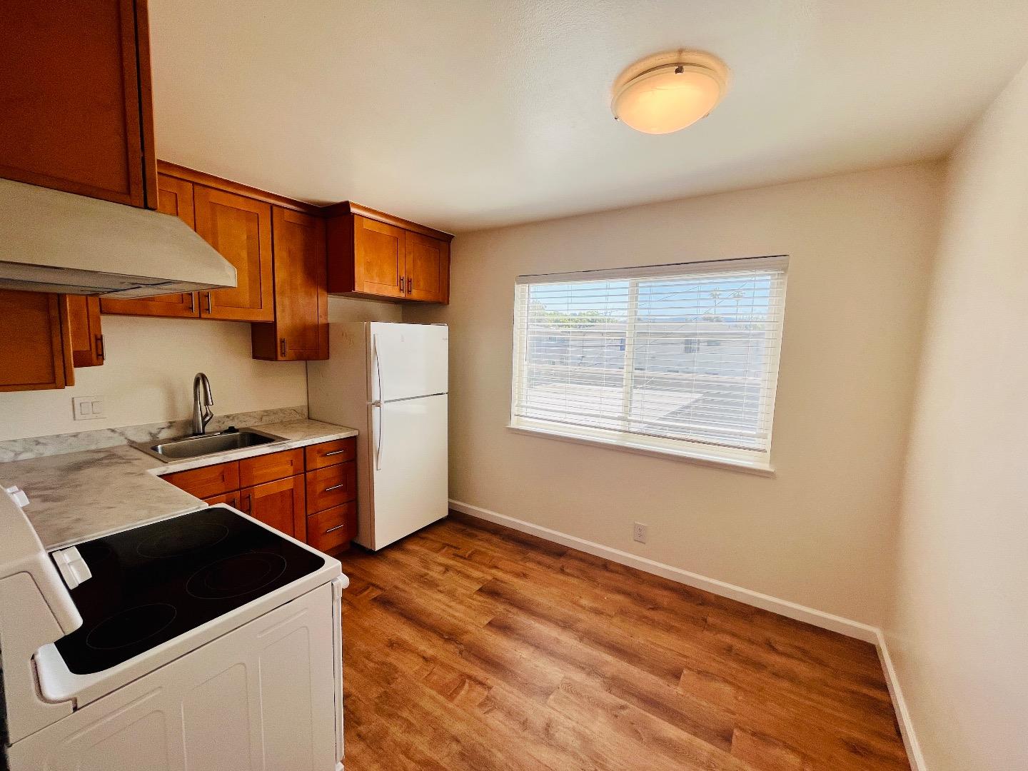 Detail Gallery Image 5 of 7 For 3228 Williamsburg Dr, San Jose,  CA 95117 - – Beds | – Baths