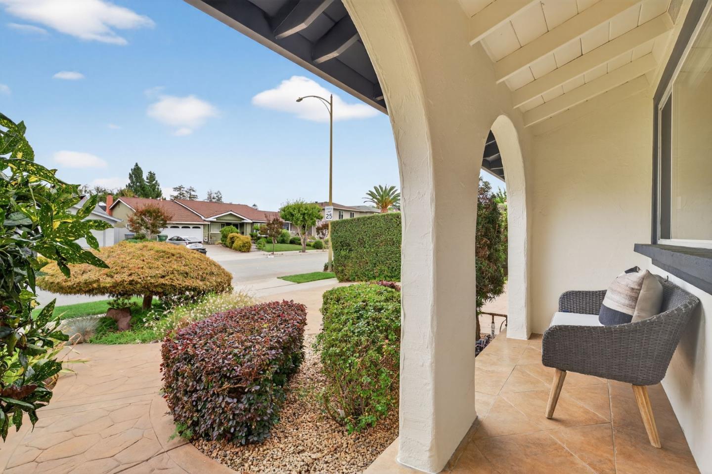 Detail Gallery Image 11 of 67 For 834 Colleen Dr, San Jose,  CA 95123 - 4 Beds | 2 Baths