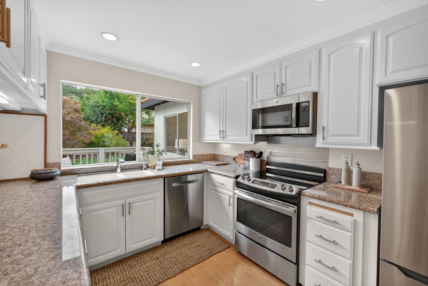 Detail Gallery Image 25 of 67 For 834 Colleen Dr, San Jose,  CA 95123 - 4 Beds | 2 Baths