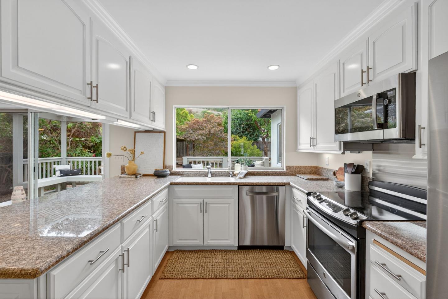 Detail Gallery Image 26 of 67 For 834 Colleen Dr, San Jose,  CA 95123 - 4 Beds | 2 Baths