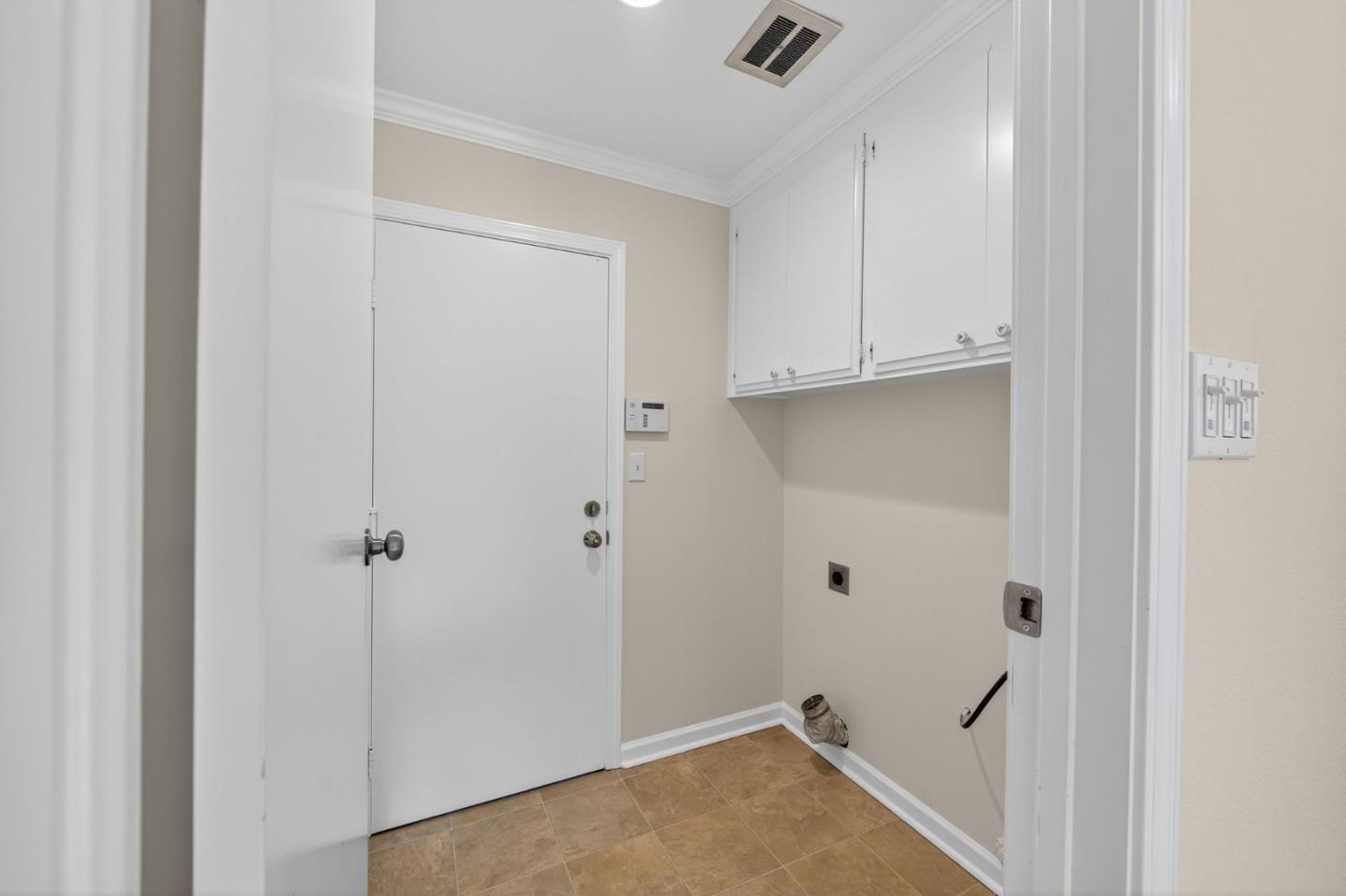 Detail Gallery Image 30 of 67 For 834 Colleen Dr, San Jose,  CA 95123 - 4 Beds | 2 Baths