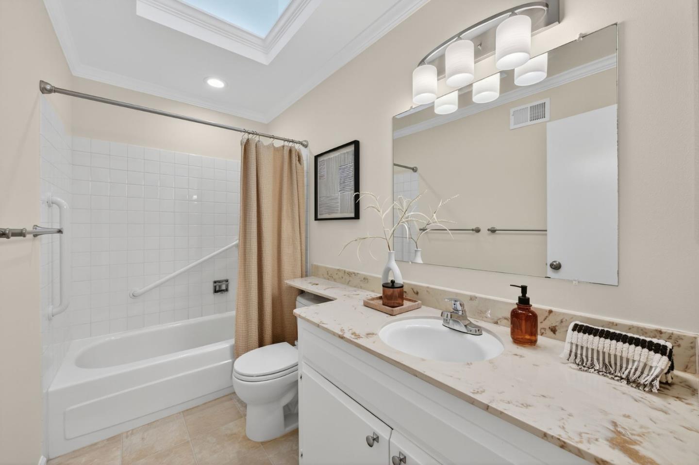 Detail Gallery Image 31 of 67 For 834 Colleen Dr, San Jose,  CA 95123 - 4 Beds | 2 Baths