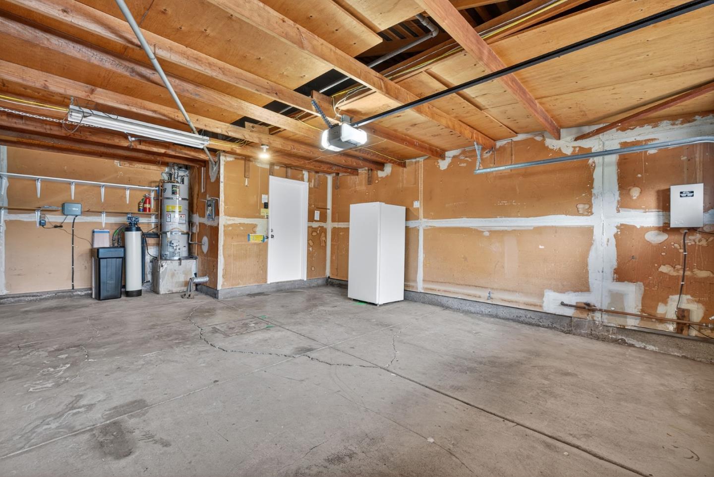 Detail Gallery Image 46 of 67 For 834 Colleen Dr, San Jose,  CA 95123 - 4 Beds | 2 Baths