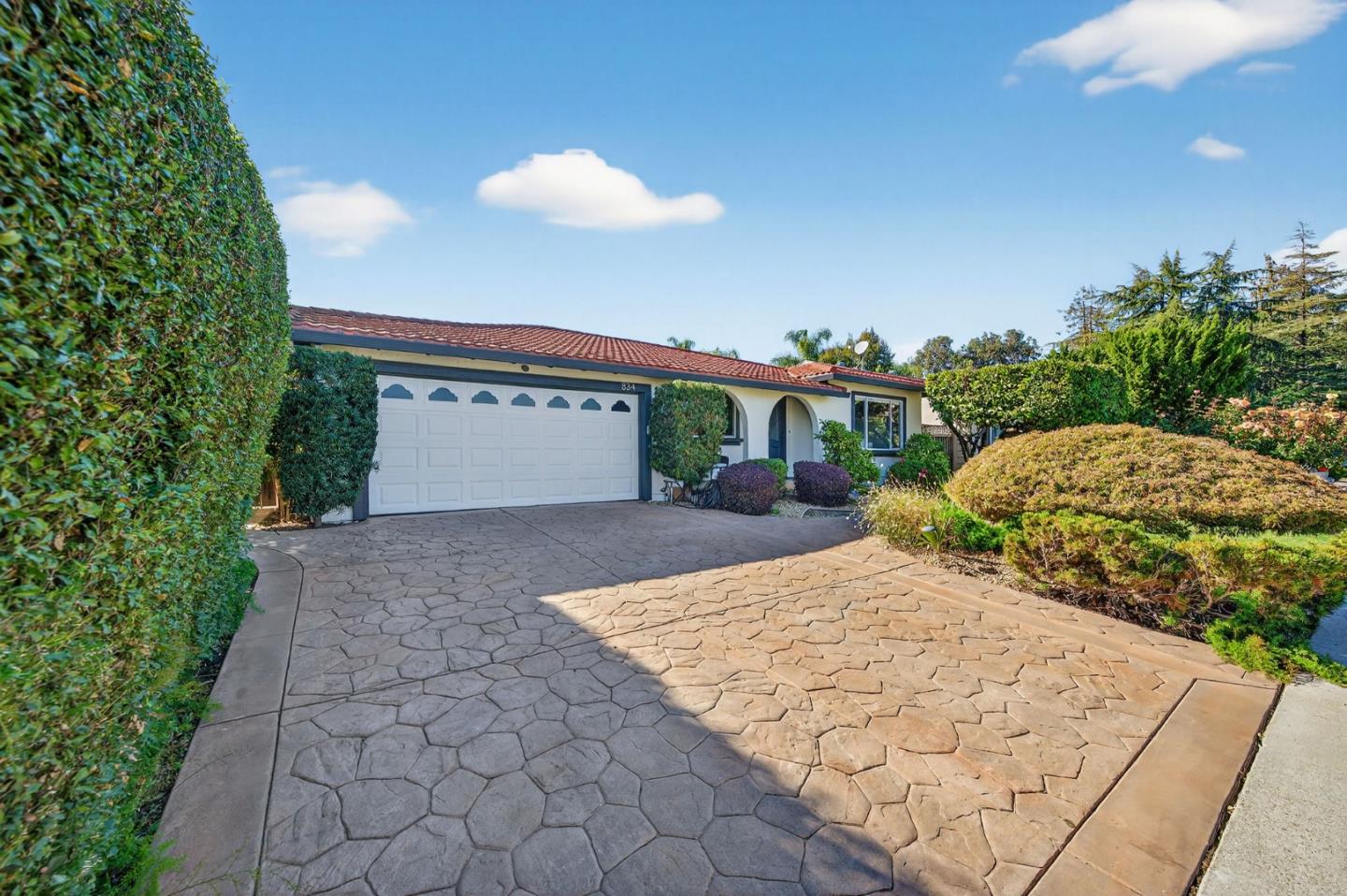 Detail Gallery Image 5 of 67 For 834 Colleen Dr, San Jose,  CA 95123 - 4 Beds | 2 Baths