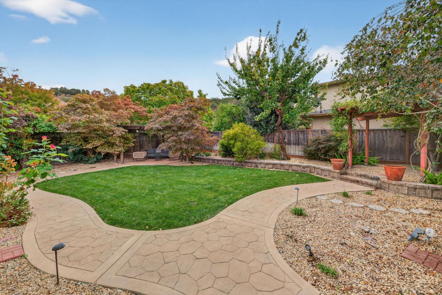 Detail Gallery Image 50 of 67 For 834 Colleen Dr, San Jose,  CA 95123 - 4 Beds | 2 Baths