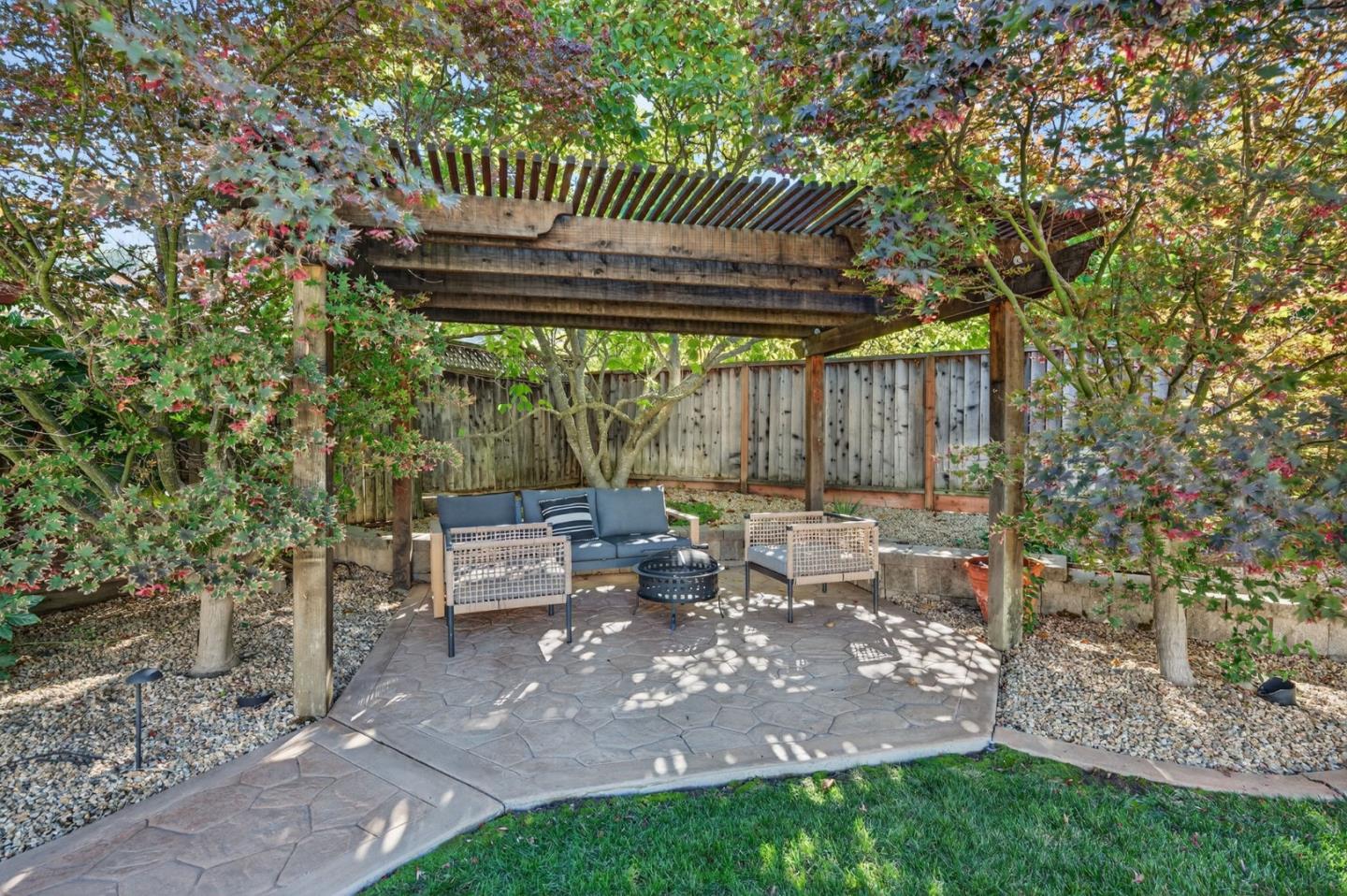 Detail Gallery Image 51 of 67 For 834 Colleen Dr, San Jose,  CA 95123 - 4 Beds | 2 Baths