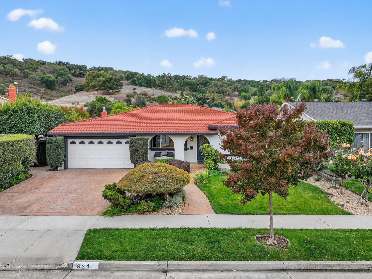 Detail Gallery Image 6 of 67 For 834 Colleen Dr, San Jose,  CA 95123 - 4 Beds | 2 Baths