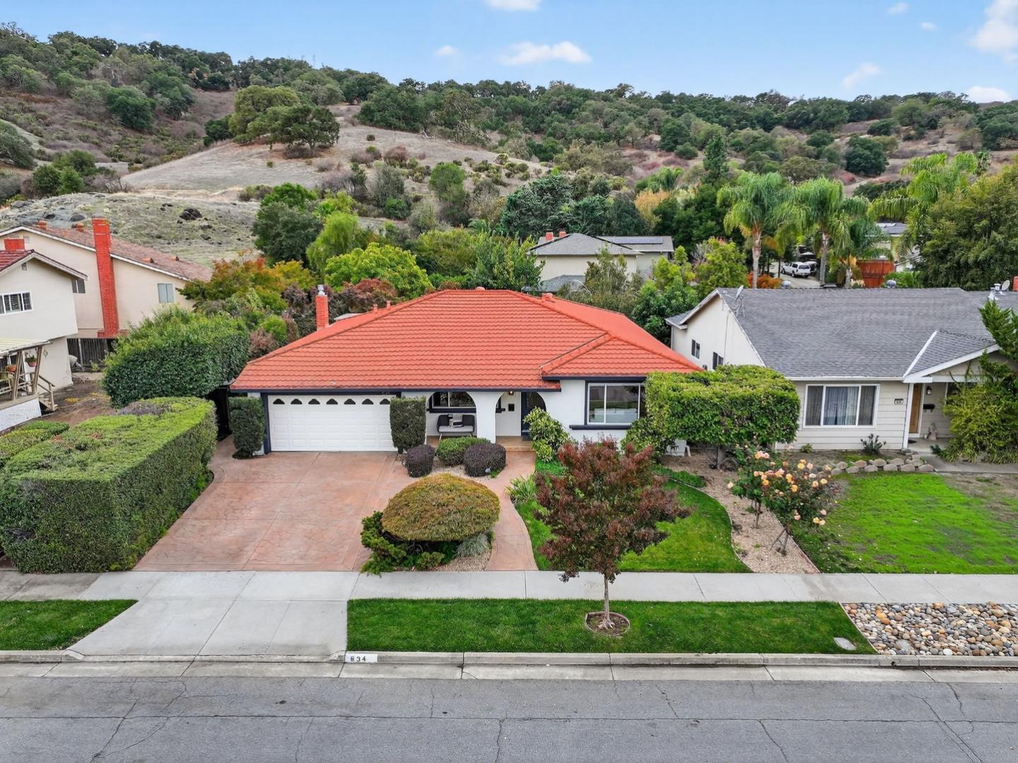 Detail Gallery Image 7 of 67 For 834 Colleen Dr, San Jose,  CA 95123 - 4 Beds | 2 Baths