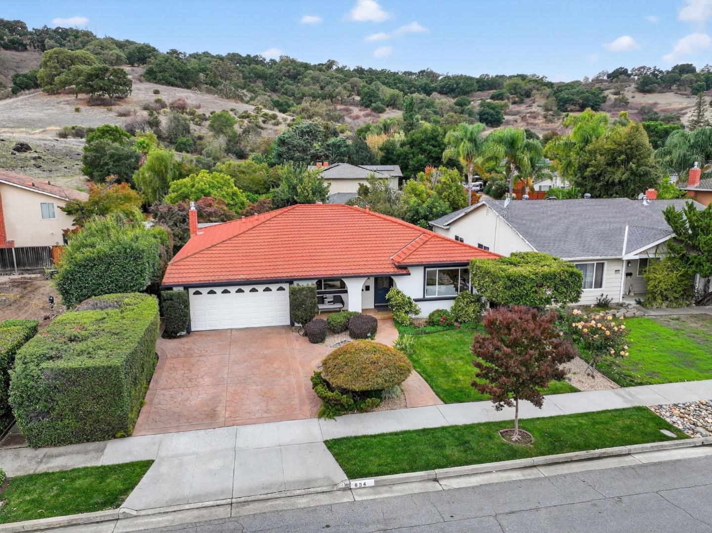 Detail Gallery Image 8 of 67 For 834 Colleen Dr, San Jose,  CA 95123 - 4 Beds | 2 Baths