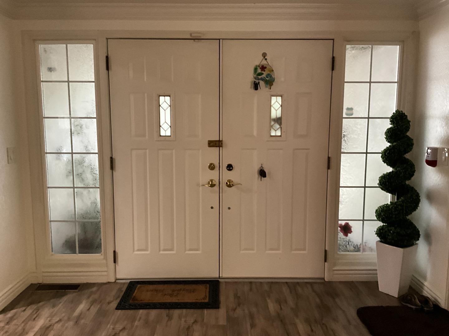 Detail Gallery Image 3 of 13 For 1054 Fleetwood Dr, San Jose,  CA 95120 - 4 Beds | 2 Baths