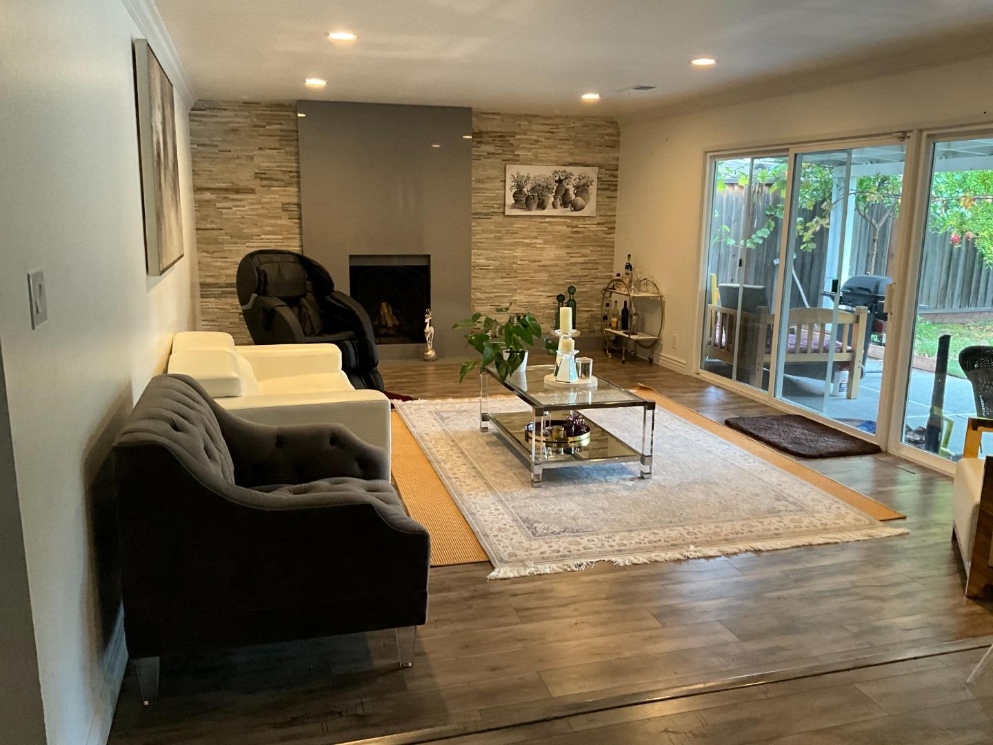 Detail Gallery Image 4 of 13 For 1054 Fleetwood Dr, San Jose,  CA 95120 - 4 Beds | 2 Baths