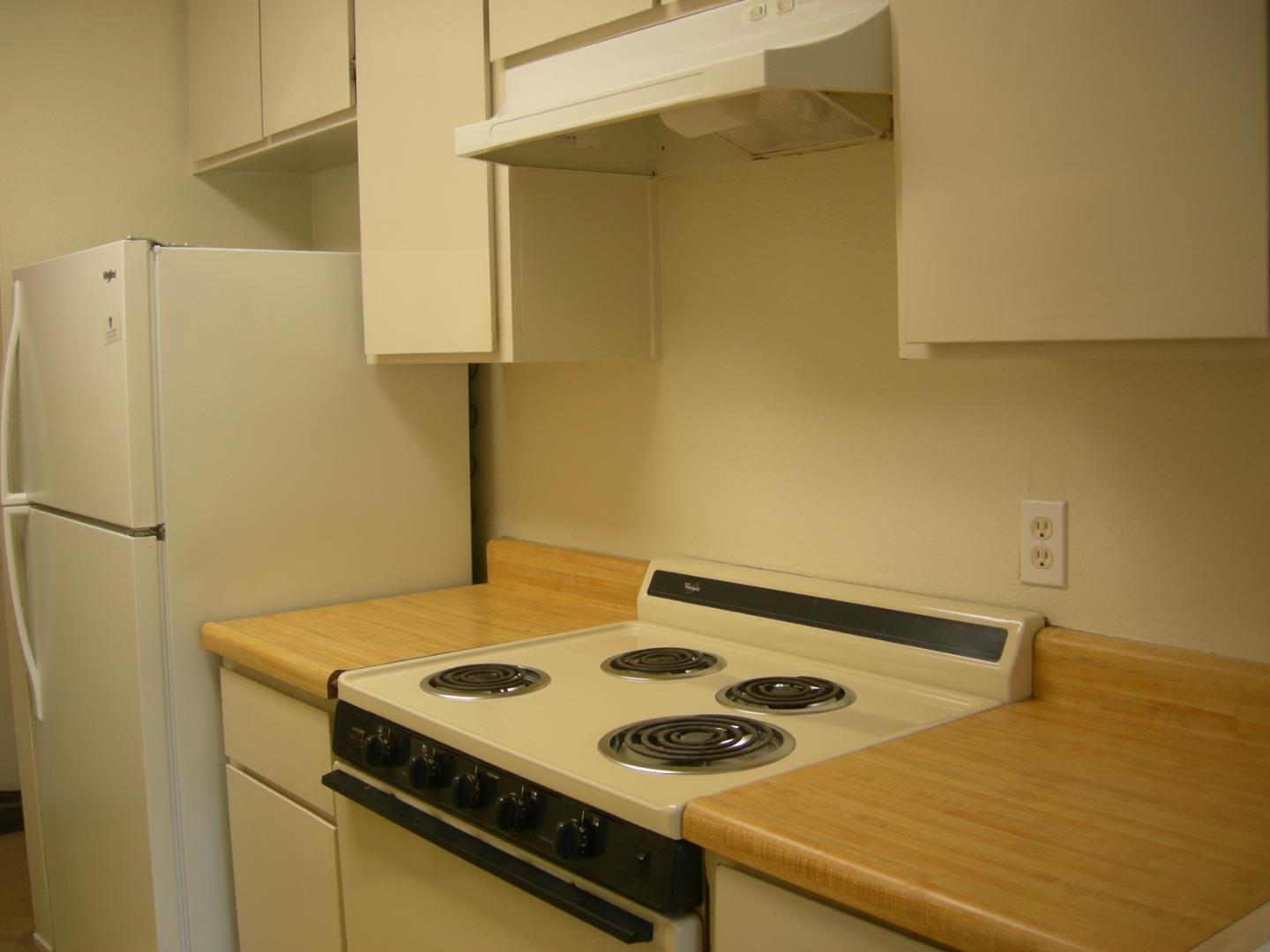 Detail Gallery Image 8 of 34 For 310 Tradewinds Dr #4,  San Jose,  CA 95123 - 2 Beds | 1 Baths