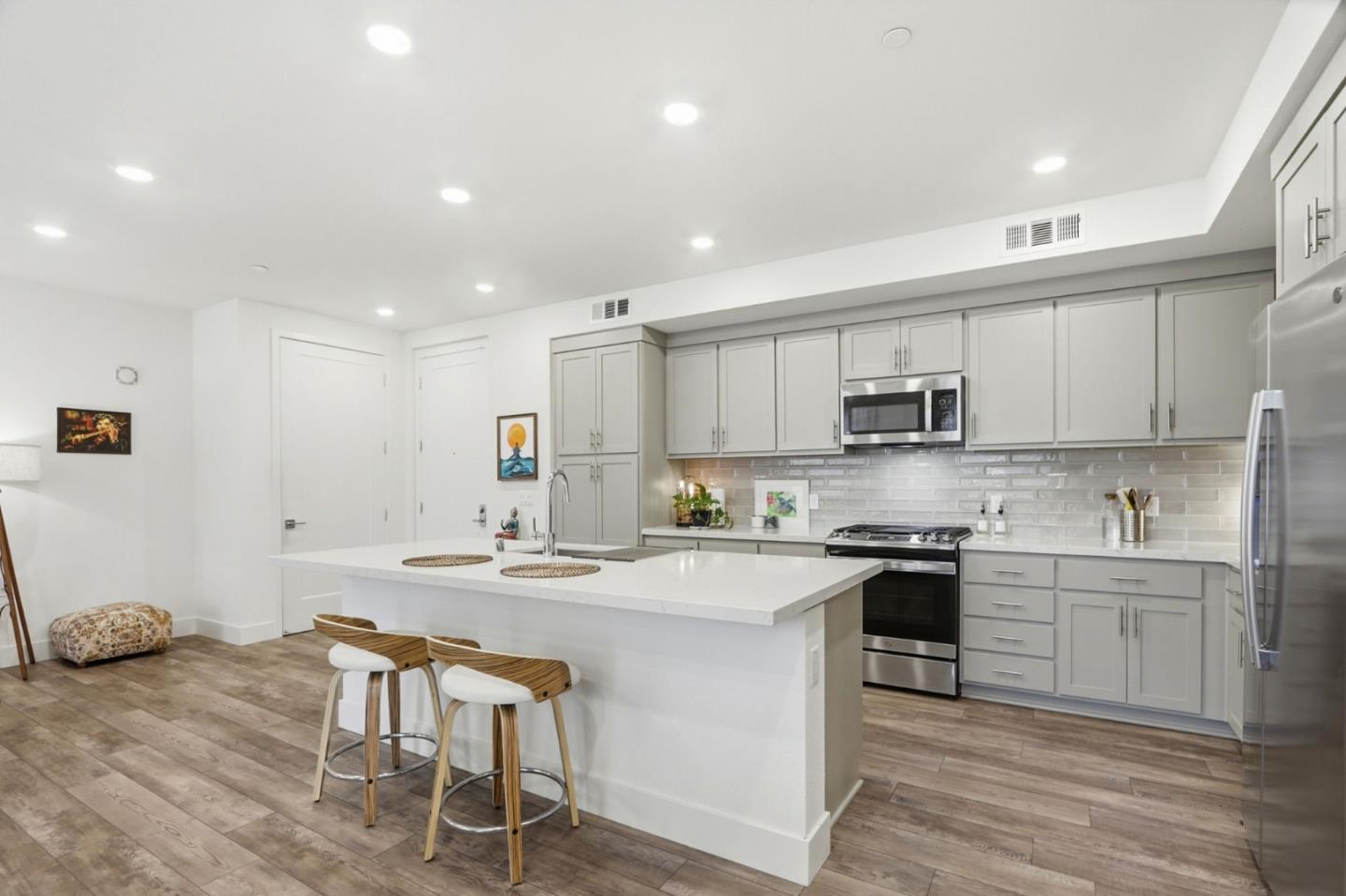 Detail Gallery Image 10 of 43 For 45188 Ambition St #202,  Fremont,  CA 94538 - 3 Beds | 2 Baths