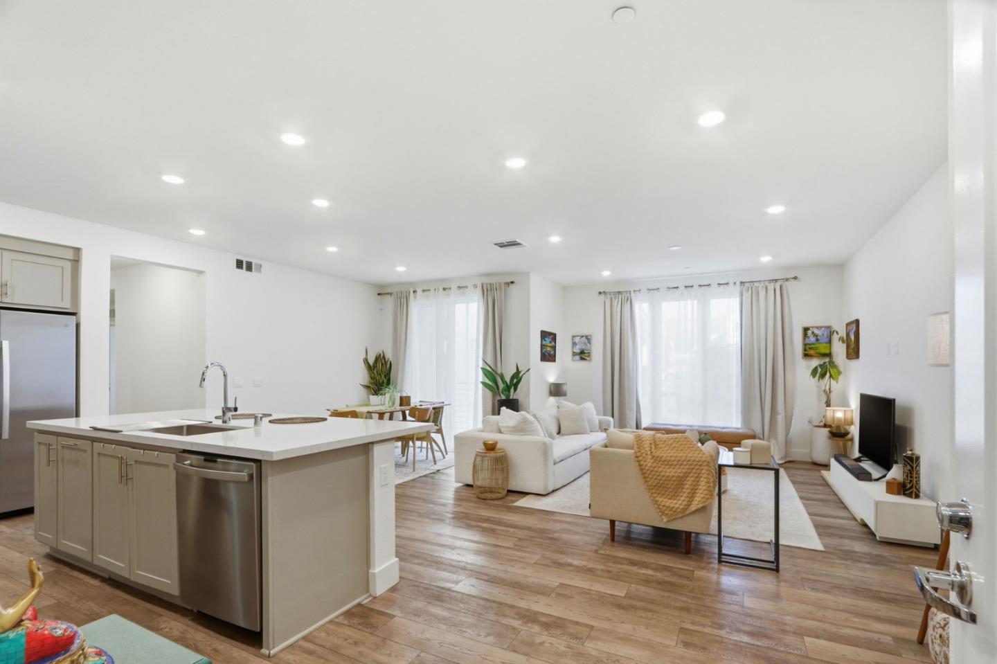 Detail Gallery Image 3 of 43 For 45188 Ambition St #202,  Fremont,  CA 94538 - 3 Beds | 2 Baths