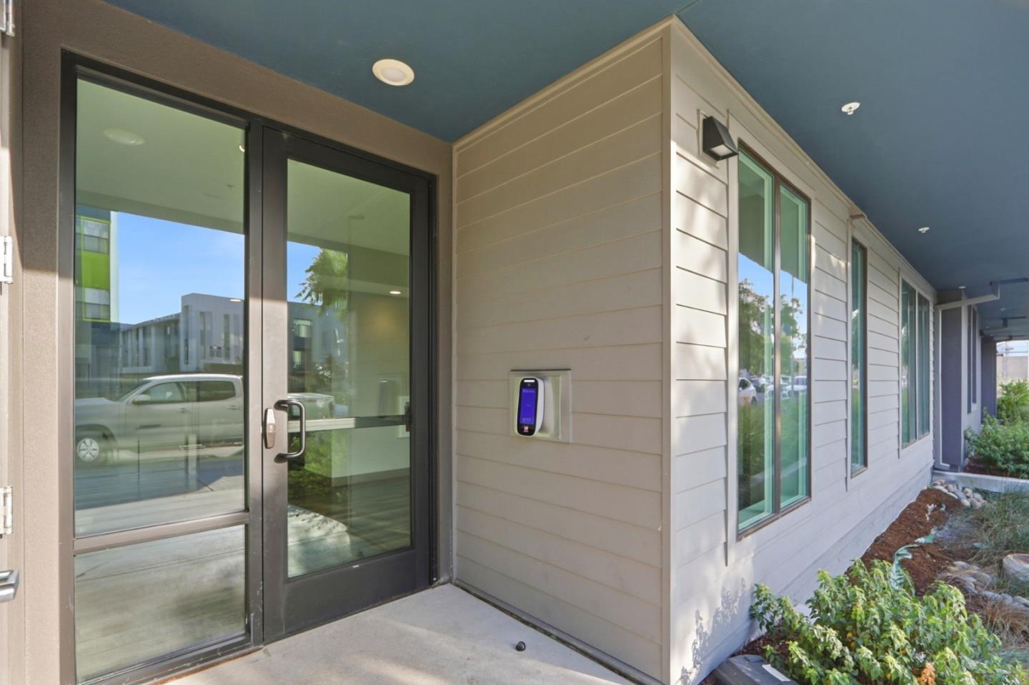 Detail Gallery Image 6 of 43 For 45188 Ambition St #202,  Fremont,  CA 94538 - 3 Beds | 2 Baths