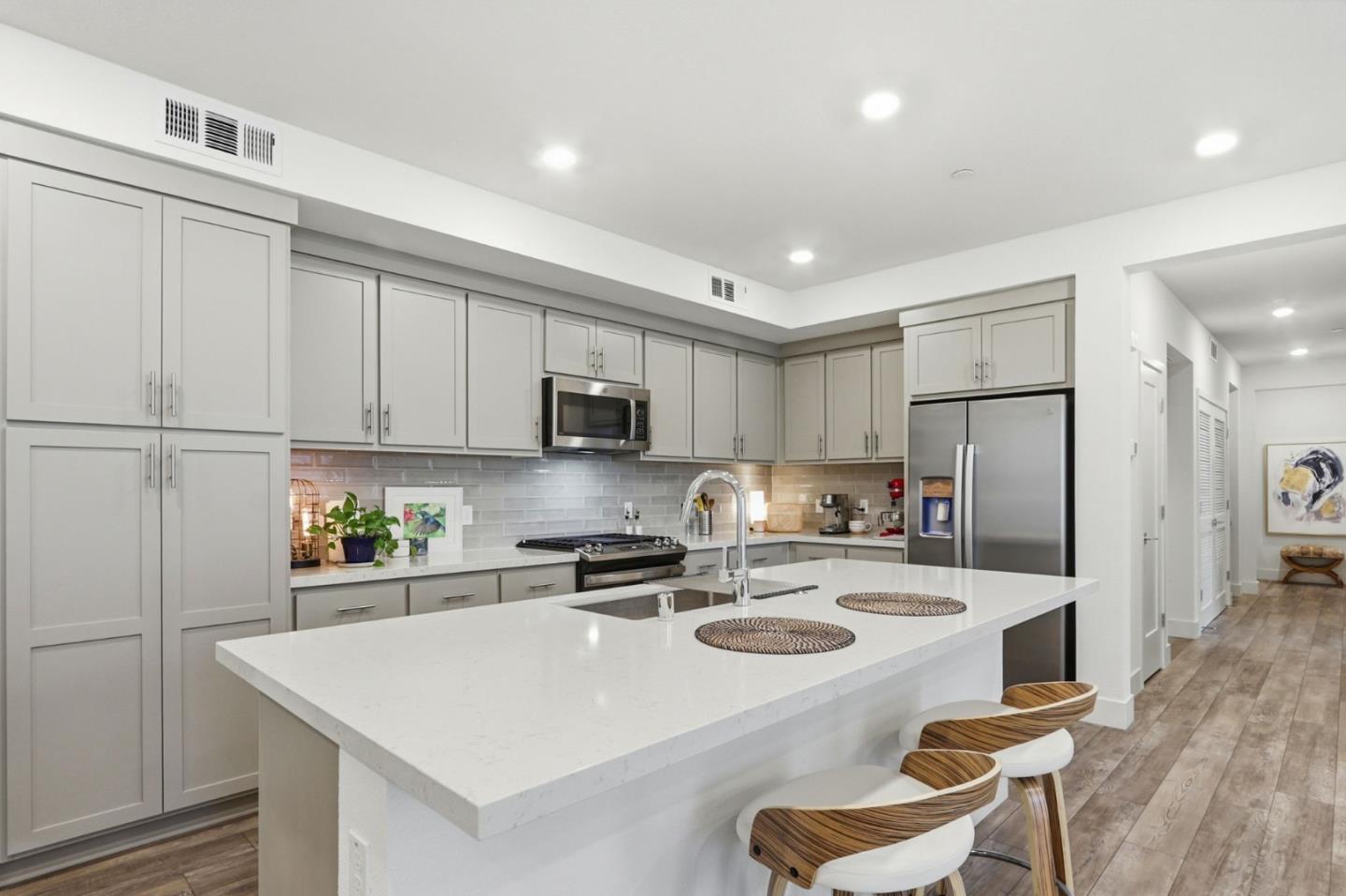Detail Gallery Image 9 of 43 For 45188 Ambition St #202,  Fremont,  CA 94538 - 3 Beds | 2 Baths