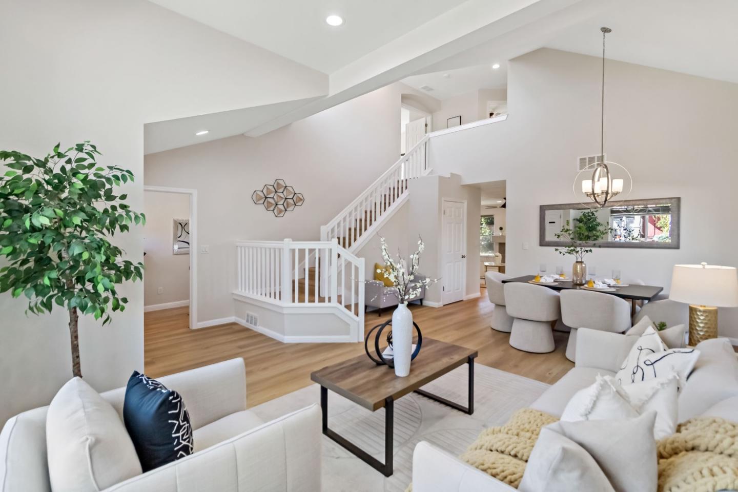 Detail Gallery Image 10 of 52 For 4593 Fallstone Ct, San Jose,  CA 95124 - 4 Beds | 3 Baths