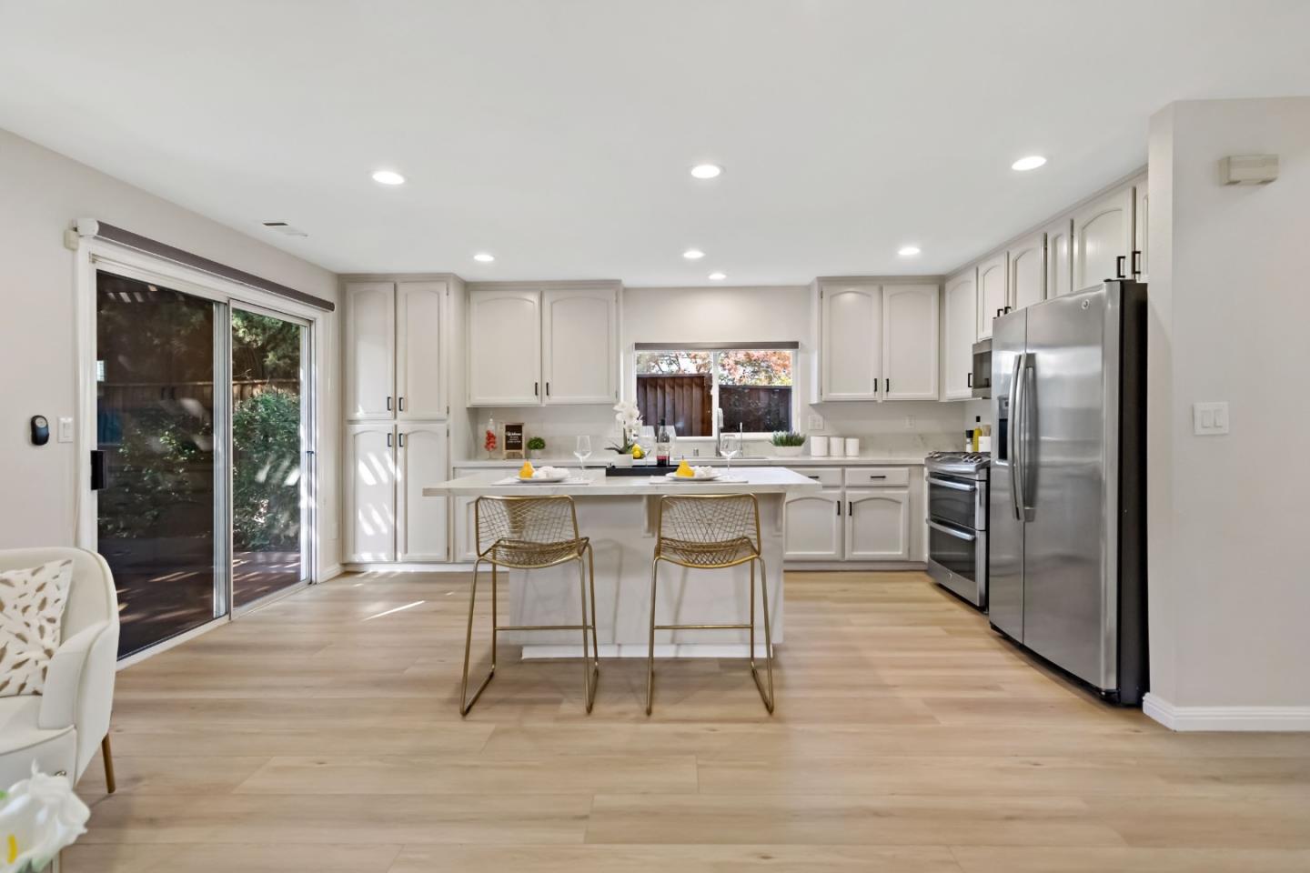 Detail Gallery Image 3 of 52 For 4593 Fallstone Ct, San Jose,  CA 95124 - 4 Beds | 3 Baths