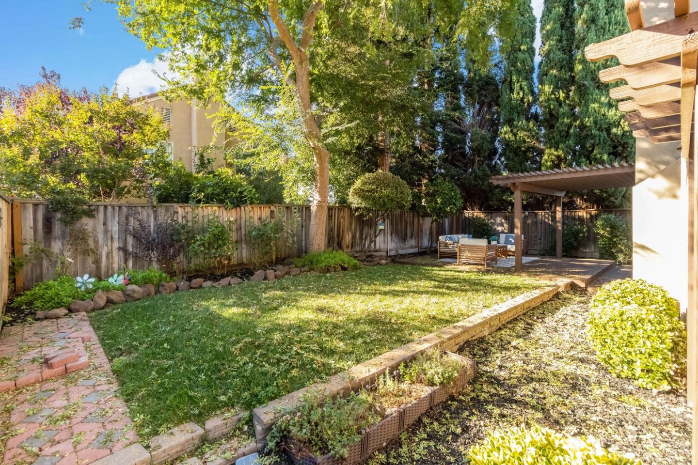 Detail Gallery Image 42 of 52 For 4593 Fallstone Ct, San Jose,  CA 95124 - 4 Beds | 3 Baths