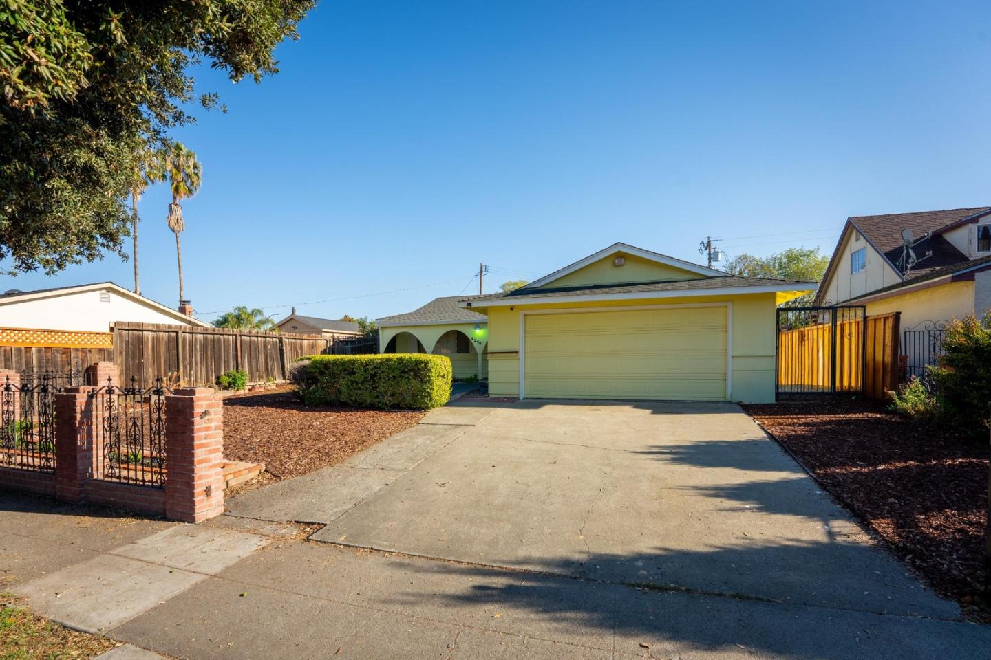 Detail Gallery Image 2 of 23 For 2244 Lanai Ave, San Jose,  CA 95122 - 3 Beds | 2 Baths