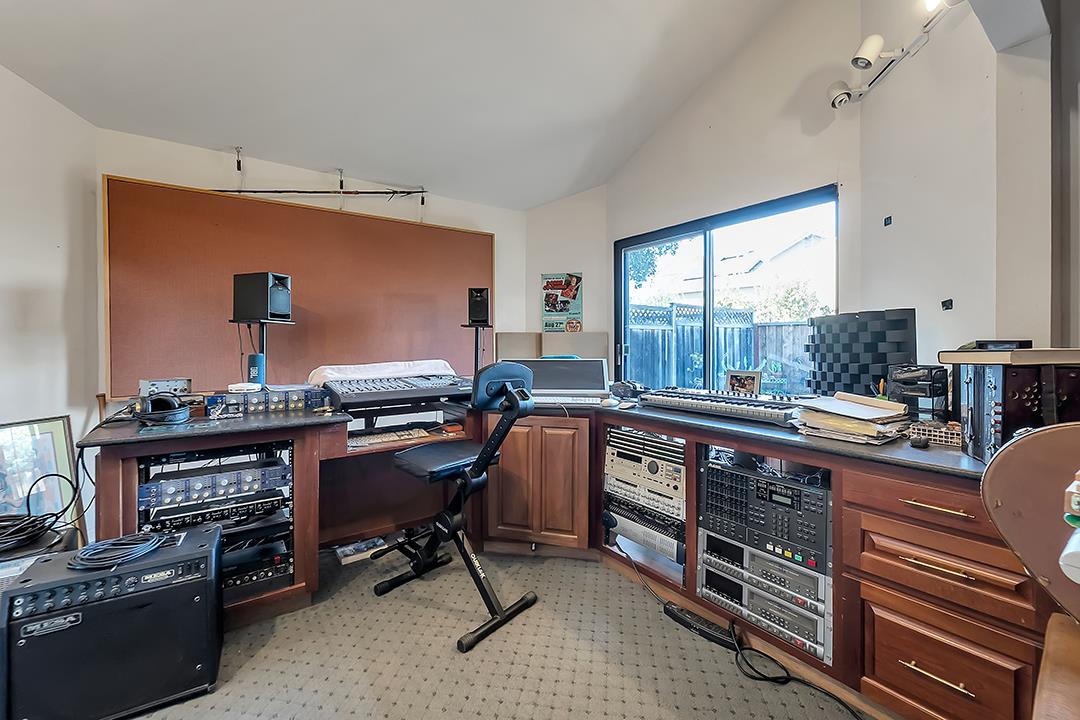 Detail Gallery Image 14 of 31 For 251 W Capitol Ave, Milpitas,  CA 95035 - 3 Beds | 2 Baths