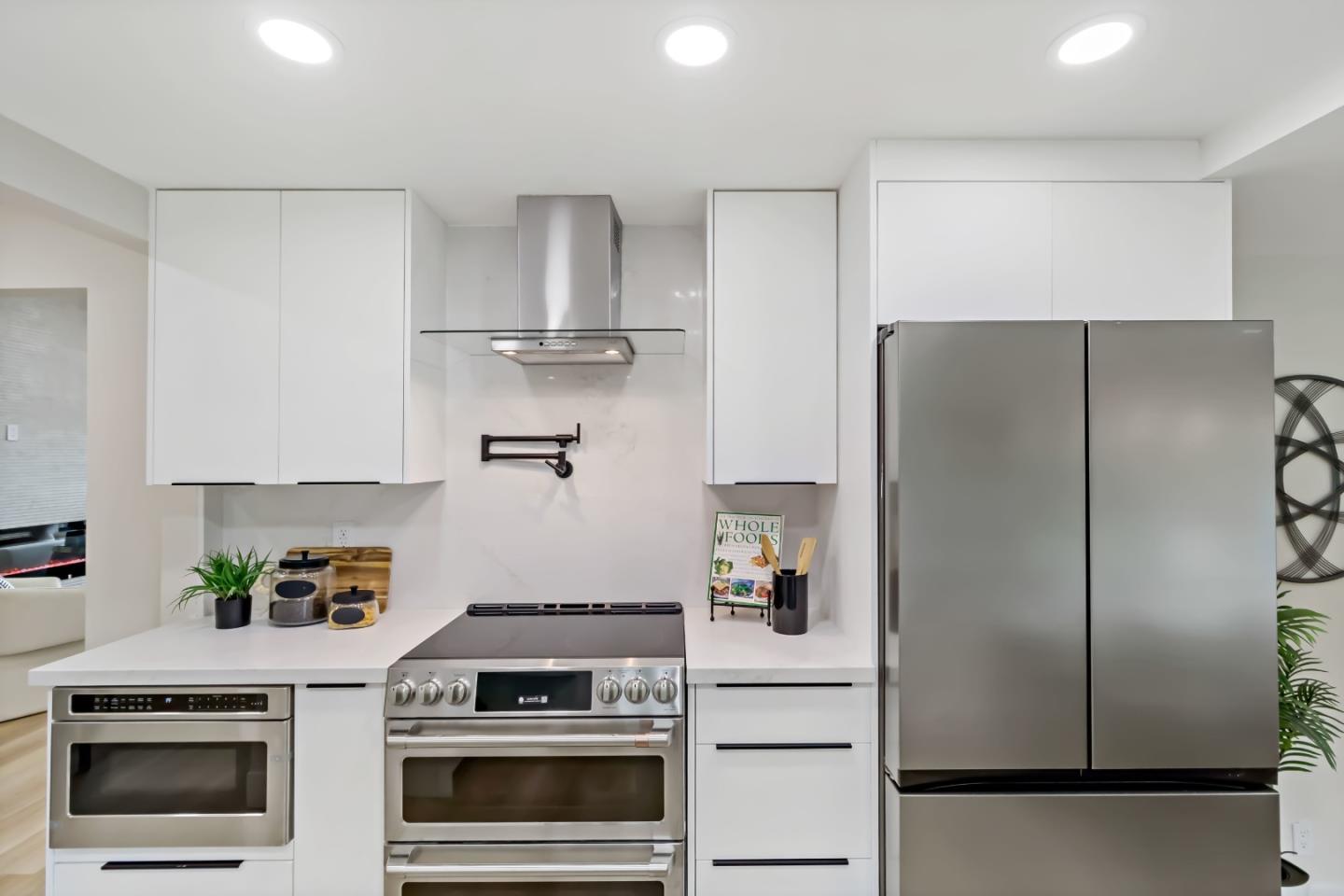 Detail Gallery Image 9 of 78 For 2896 Rathmann Dr, San Jose,  CA 95148 - 4 Beds | 2 Baths