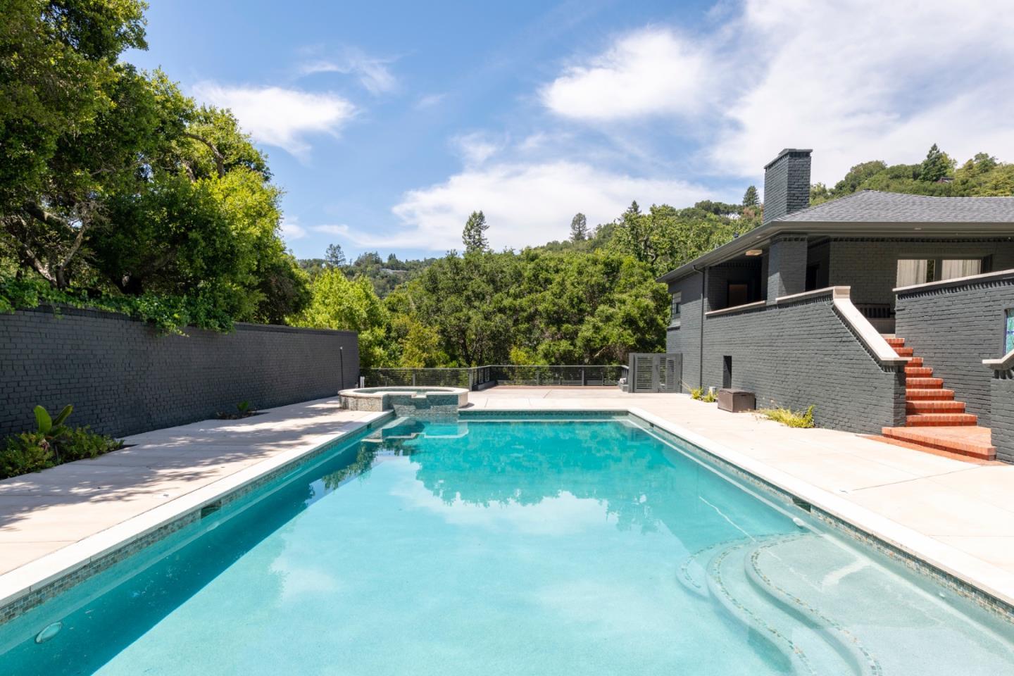 Detail Gallery Image 12 of 84 For 12 Las Aromas, Orinda,  CA 94563 - 8 Beds | 6/5 Baths