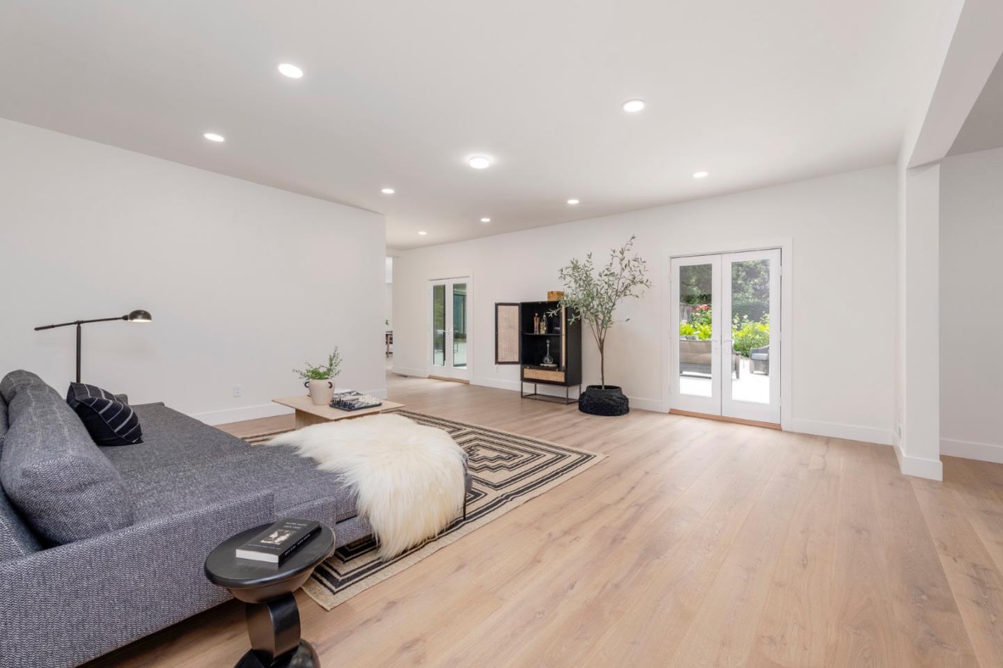 Detail Gallery Image 41 of 84 For 12 Las Aromas, Orinda,  CA 94563 - 8 Beds | 6/5 Baths