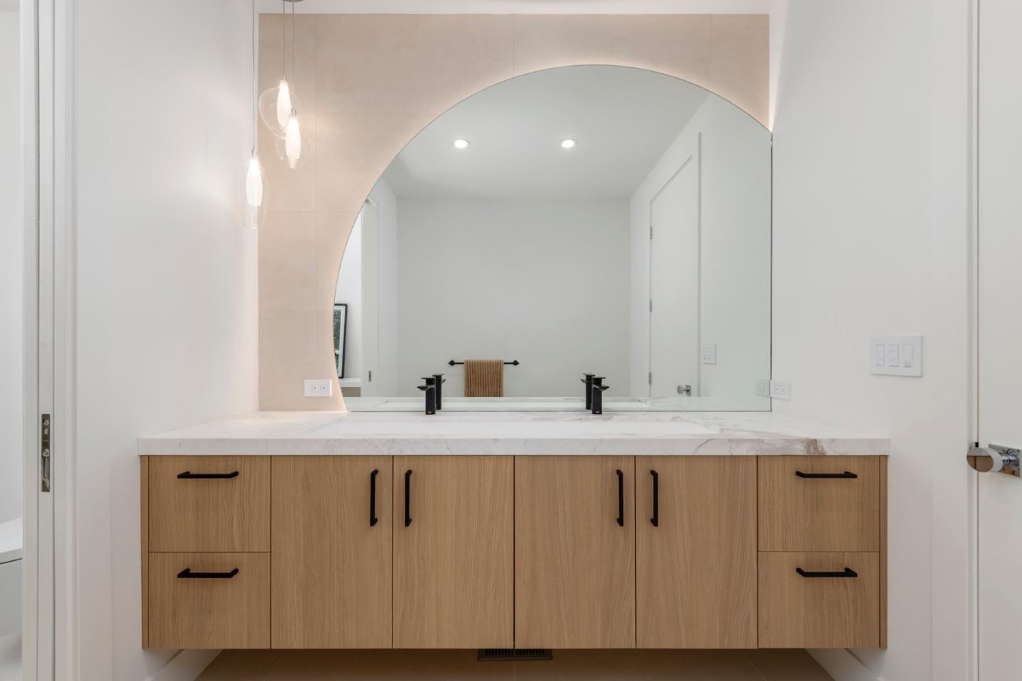 Detail Gallery Image 5 of 84 For 12 Las Aromas, Orinda,  CA 94563 - 8 Beds | 6/5 Baths