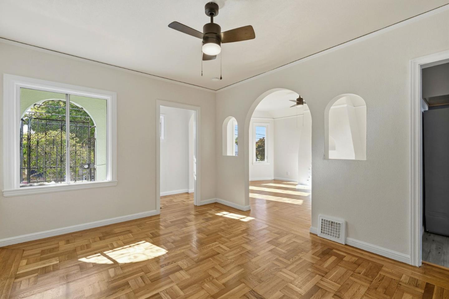 Detail Gallery Image 11 of 33 For 116 W Moltke St, Daly City,  CA 94014 - 3 Beds | 1 Baths