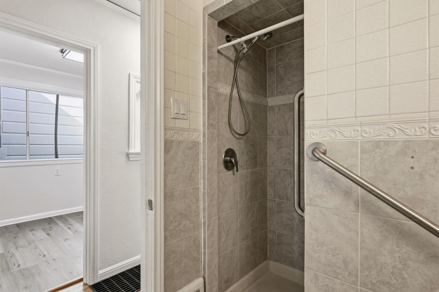 Detail Gallery Image 25 of 33 For 116 W Moltke St, Daly City,  CA 94014 - 3 Beds | 1 Baths