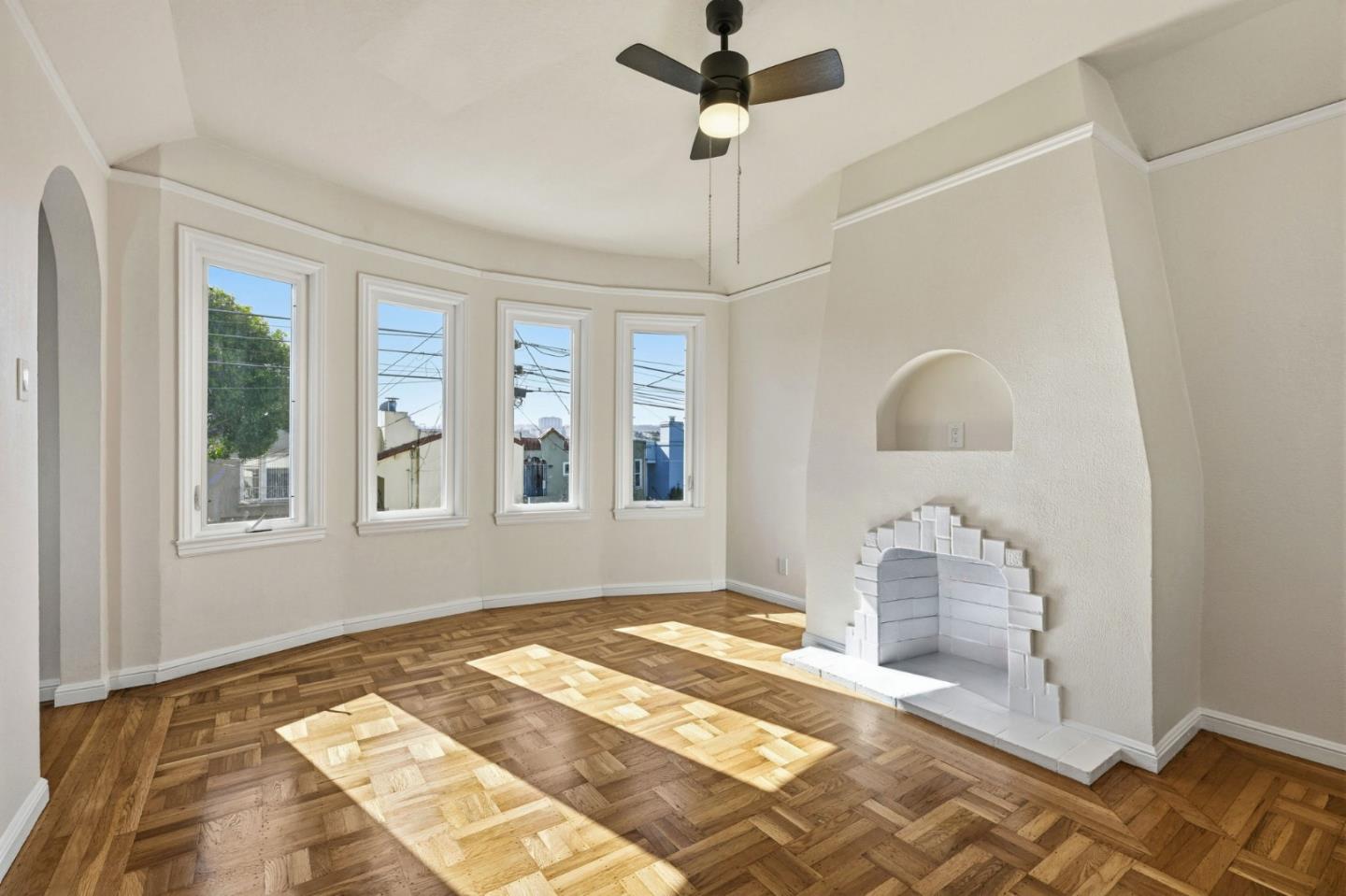 Detail Gallery Image 5 of 33 For 116 W Moltke St, Daly City,  CA 94014 - 3 Beds | 1 Baths