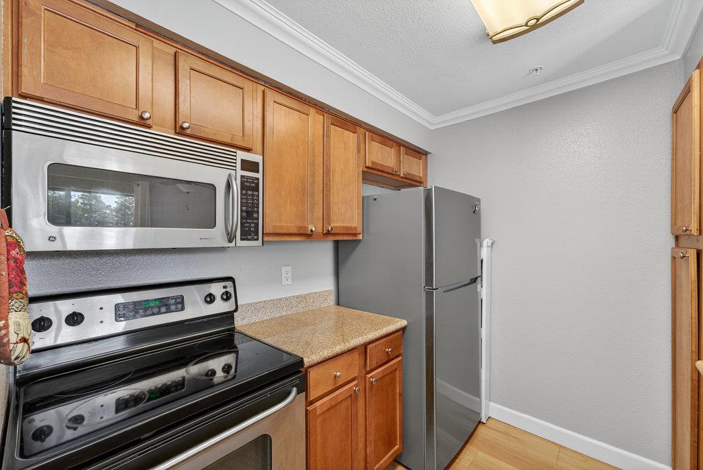 Detail Gallery Image 10 of 33 For 41 Grandview St #1204,  Santa Cruz,  CA 95060 - 2 Beds | 2 Baths