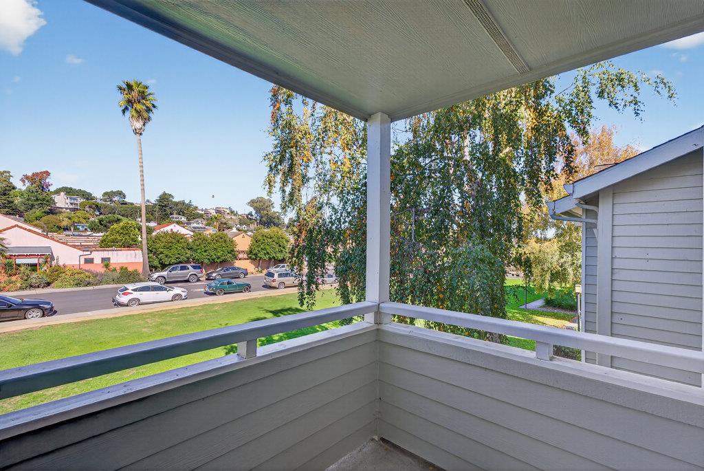 Detail Gallery Image 2 of 33 For 41 Grandview St #1204,  Santa Cruz,  CA 95060 - 2 Beds | 2 Baths