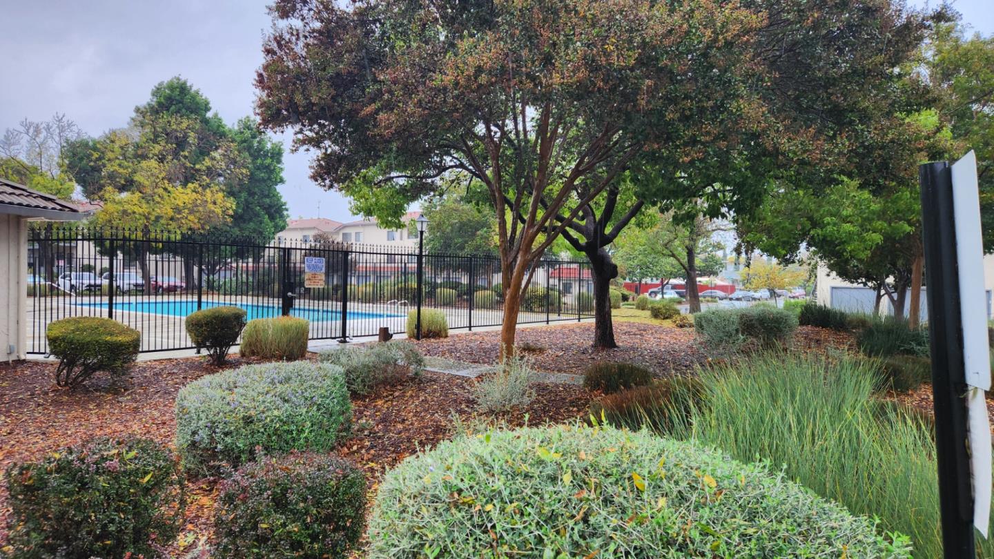 Detail Gallery Image 22 of 25 For 171 Kenbrook Cir, San Jose,  CA 95111 - 3 Beds | 1/1 Baths