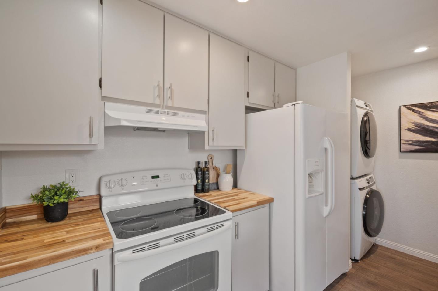 Detail Gallery Image 7 of 25 For 171 Kenbrook Cir, San Jose,  CA 95111 - 3 Beds | 1/1 Baths