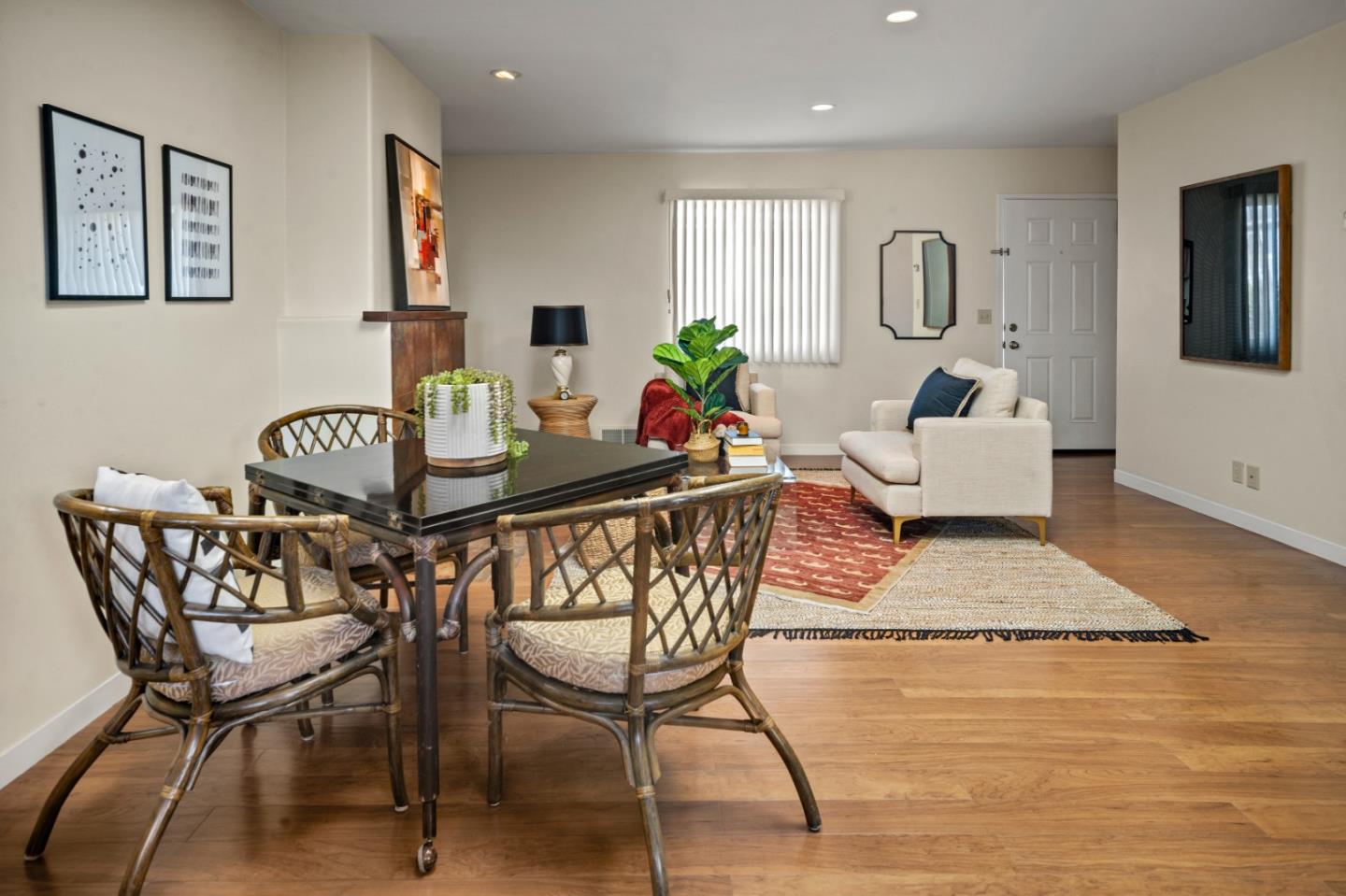 Detail Gallery Image 10 of 28 For 1717 Harding St, Seaside,  CA 93955 - 2 Beds | 2 Baths