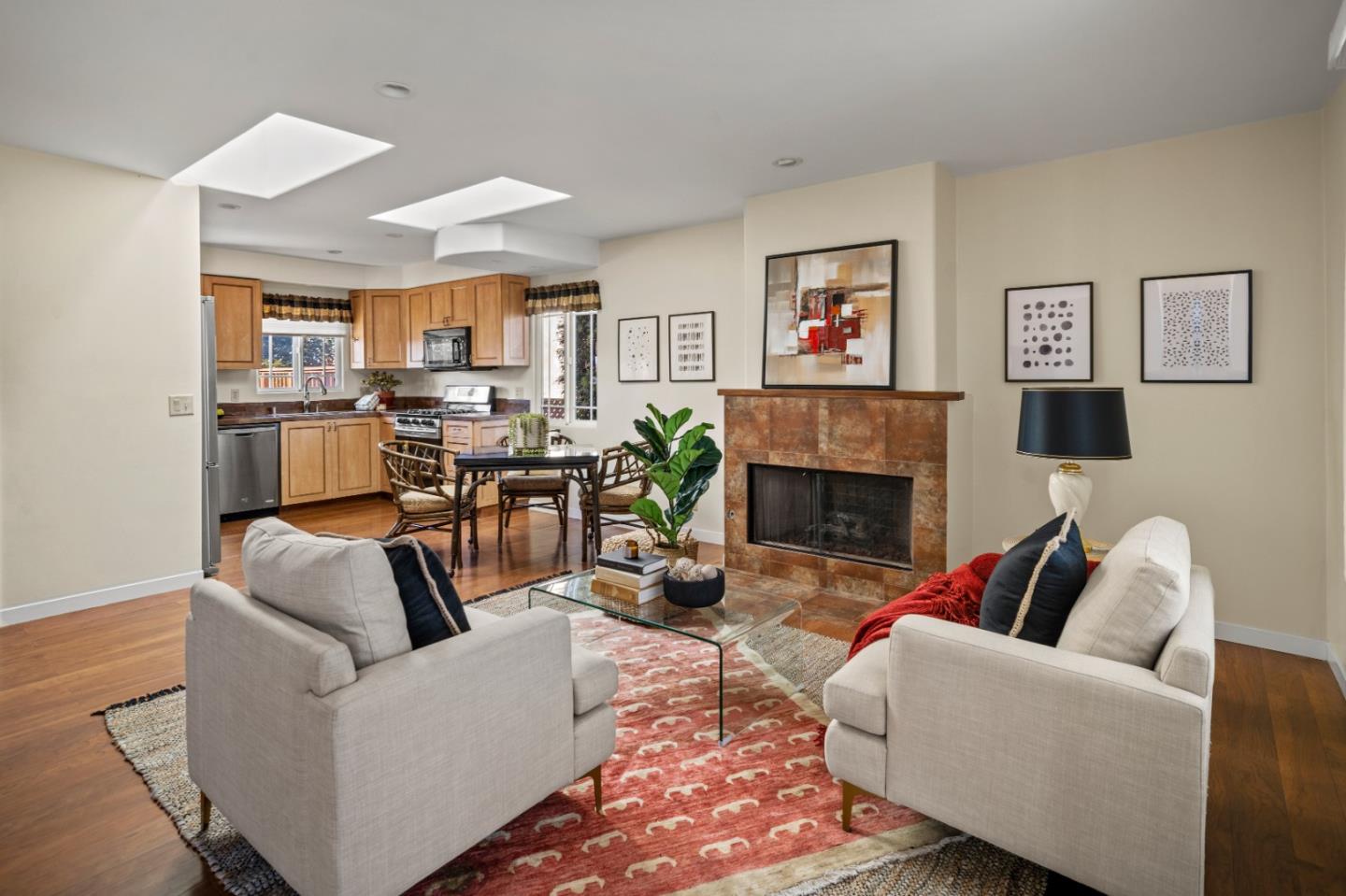 Detail Gallery Image 2 of 28 For 1717 Harding St, Seaside,  CA 93955 - 2 Beds | 2 Baths