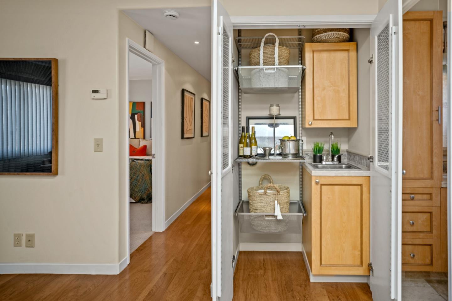 Detail Gallery Image 4 of 28 For 1717 Harding St, Seaside,  CA 93955 - 2 Beds | 2 Baths
