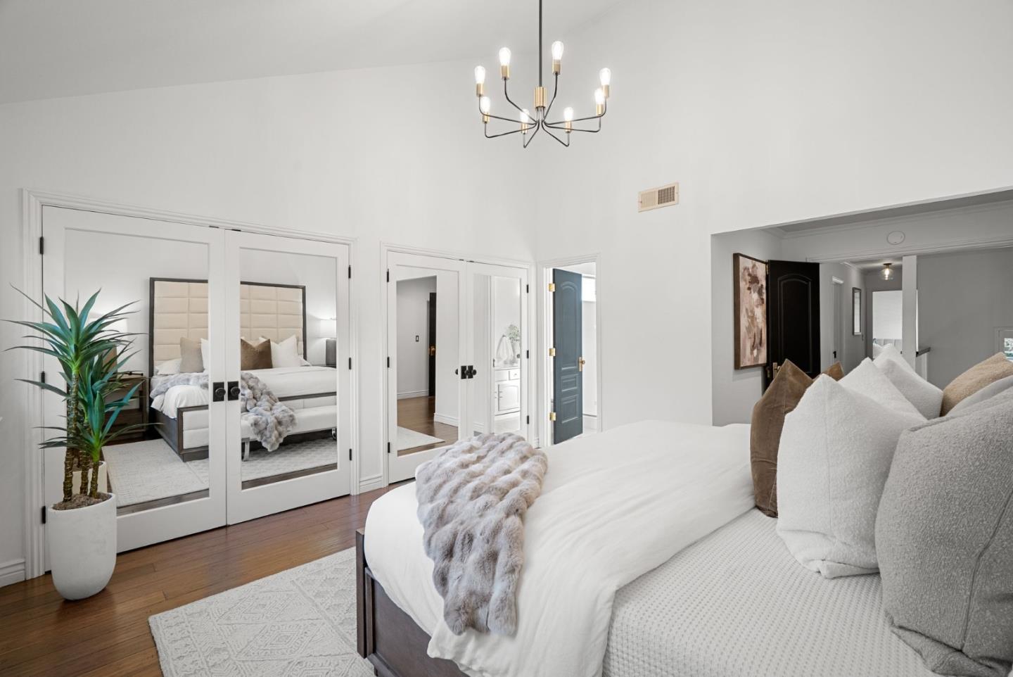 Detail Gallery Image 13 of 28 For 1147 Longshore Dr, San Jose,  CA 95128 - 3 Beds | 2/1 Baths