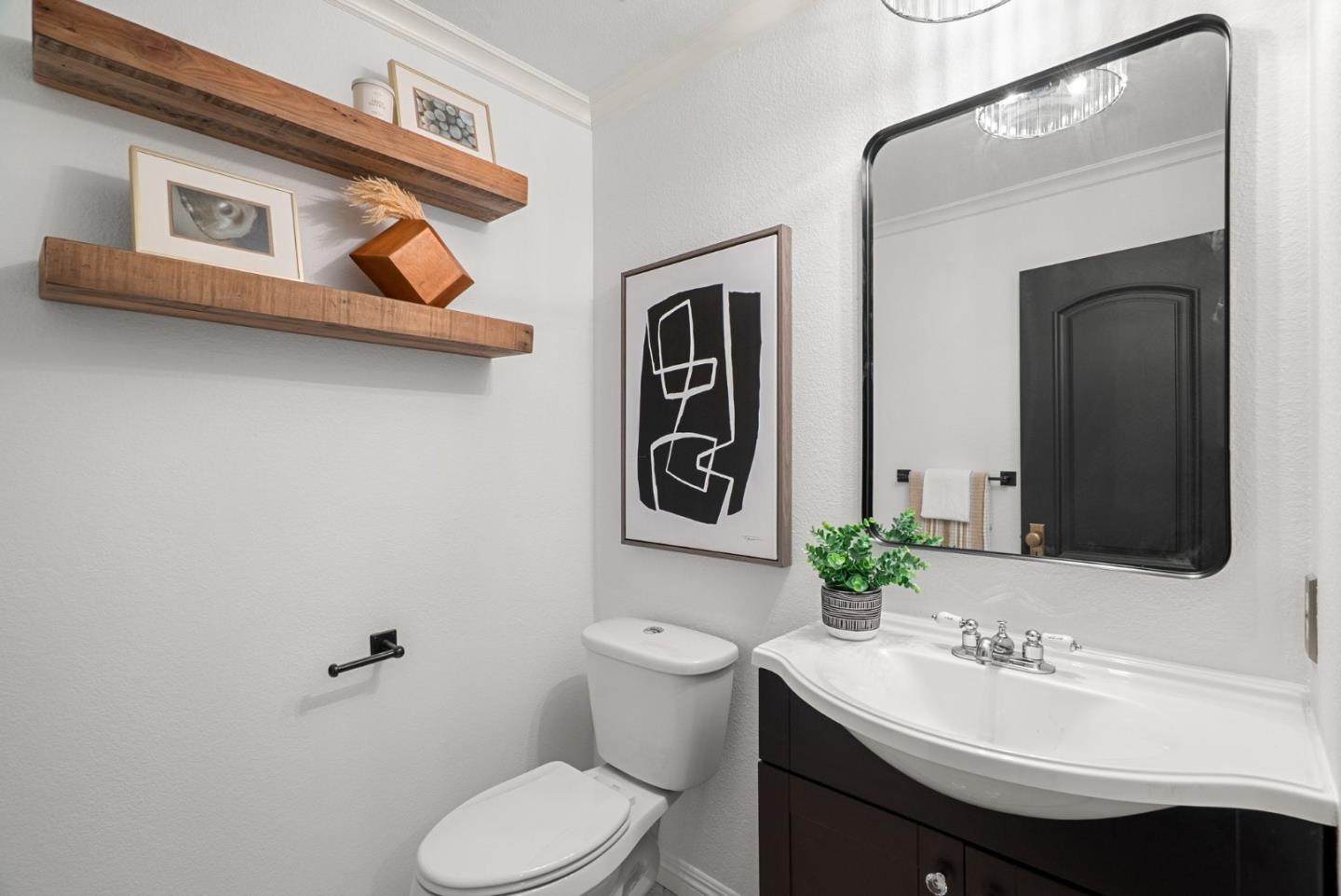 Detail Gallery Image 18 of 28 For 1147 Longshore Dr, San Jose,  CA 95128 - 3 Beds | 2/1 Baths