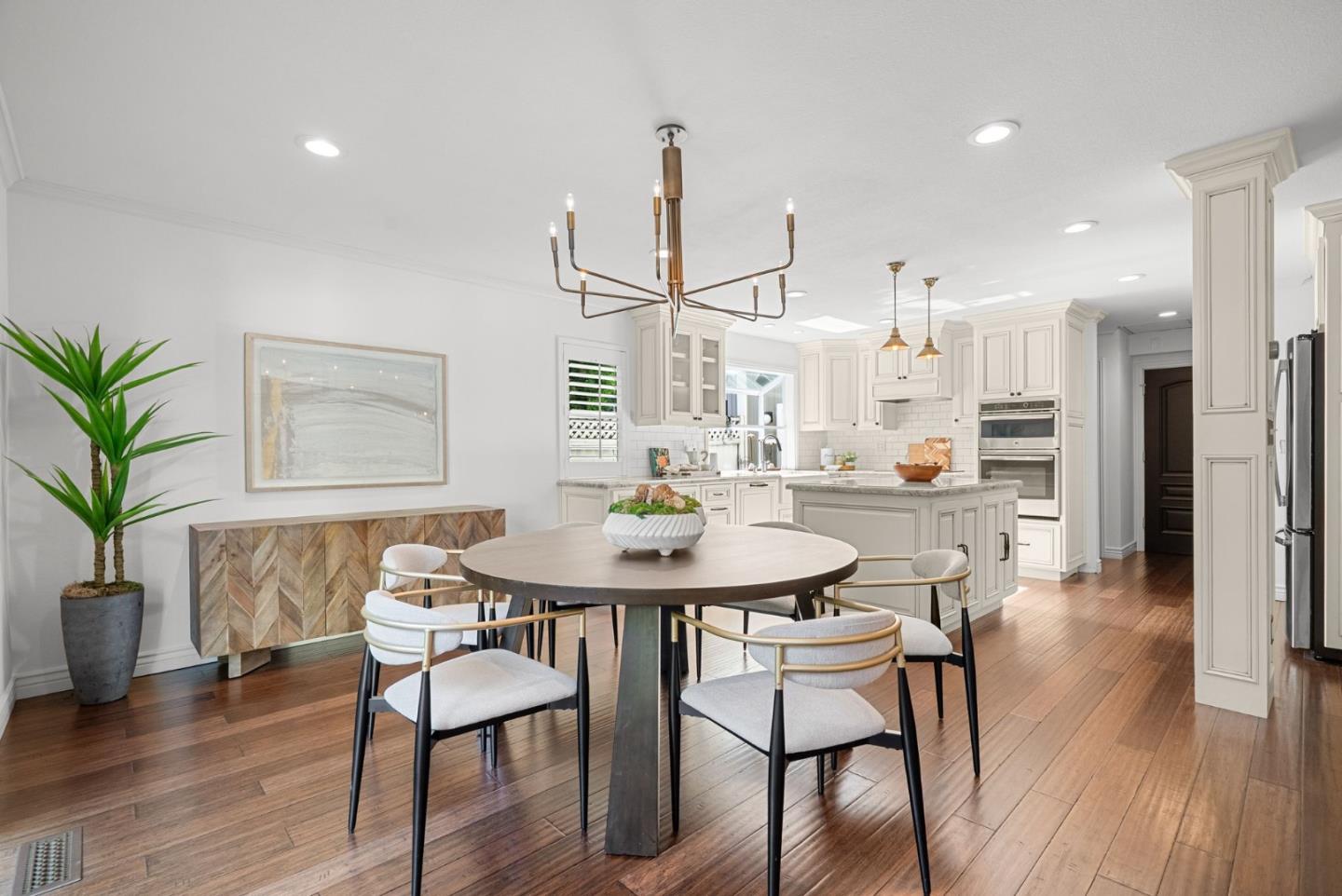 Detail Gallery Image 4 of 28 For 1147 Longshore Dr, San Jose,  CA 95128 - 3 Beds | 2/1 Baths