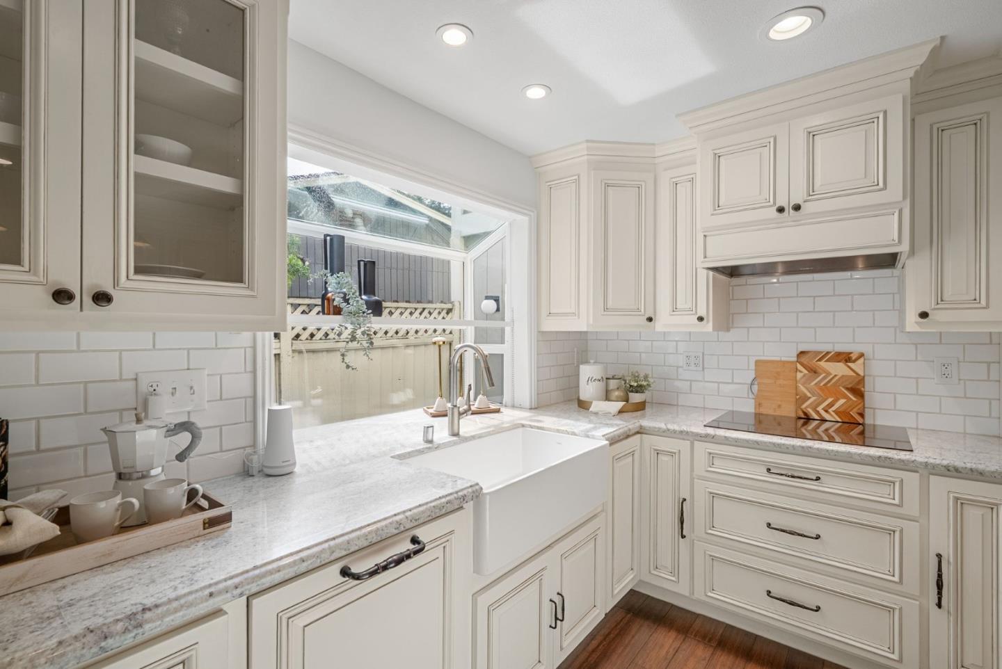 Detail Gallery Image 5 of 28 For 1147 Longshore Dr, San Jose,  CA 95128 - 3 Beds | 2/1 Baths