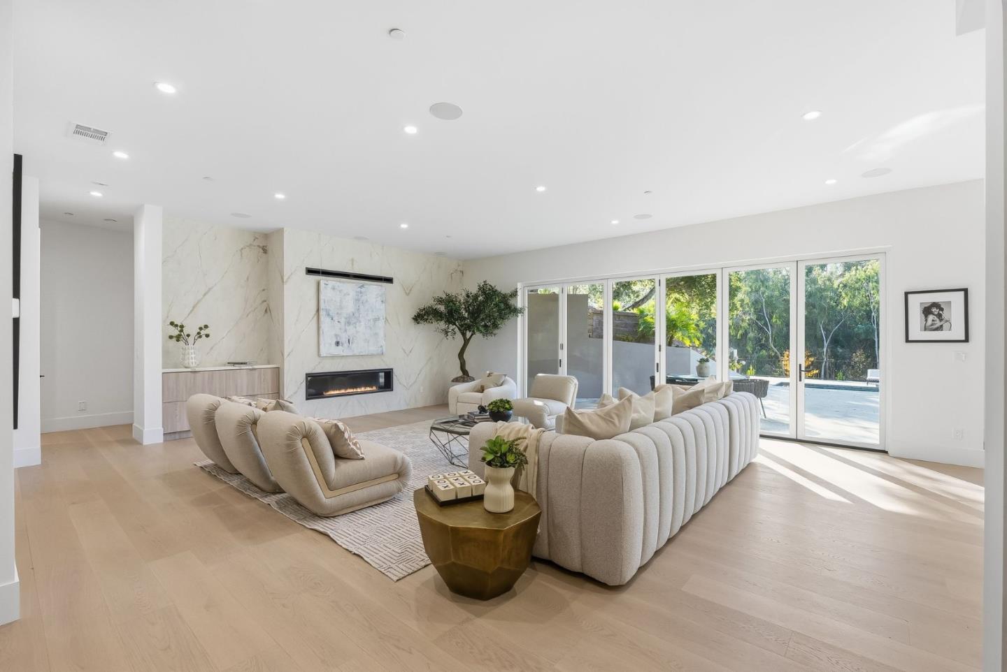 Detail Gallery Image 16 of 26 For 20388 Hill Ave, Saratoga,  CA 95070 - 8 Beds | 9/2 Baths