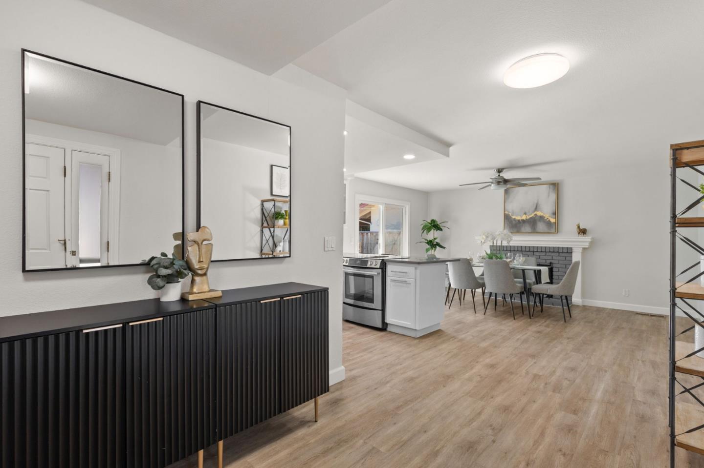 Detail Gallery Image 3 of 23 For 5986 Loma Prieta Dr, San Jose,  CA 95123 - 3 Beds | 2 Baths